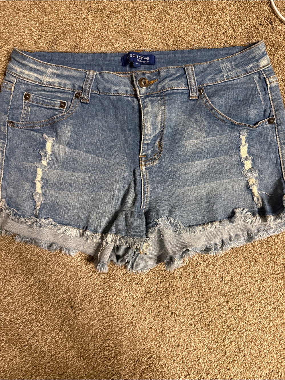Ocean Drive Light Blue Frayed Hem Distressed Denim Shorts. Women’s Size 5